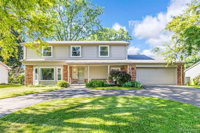 Property Photo: 5575 Tadworth Place MI 48322