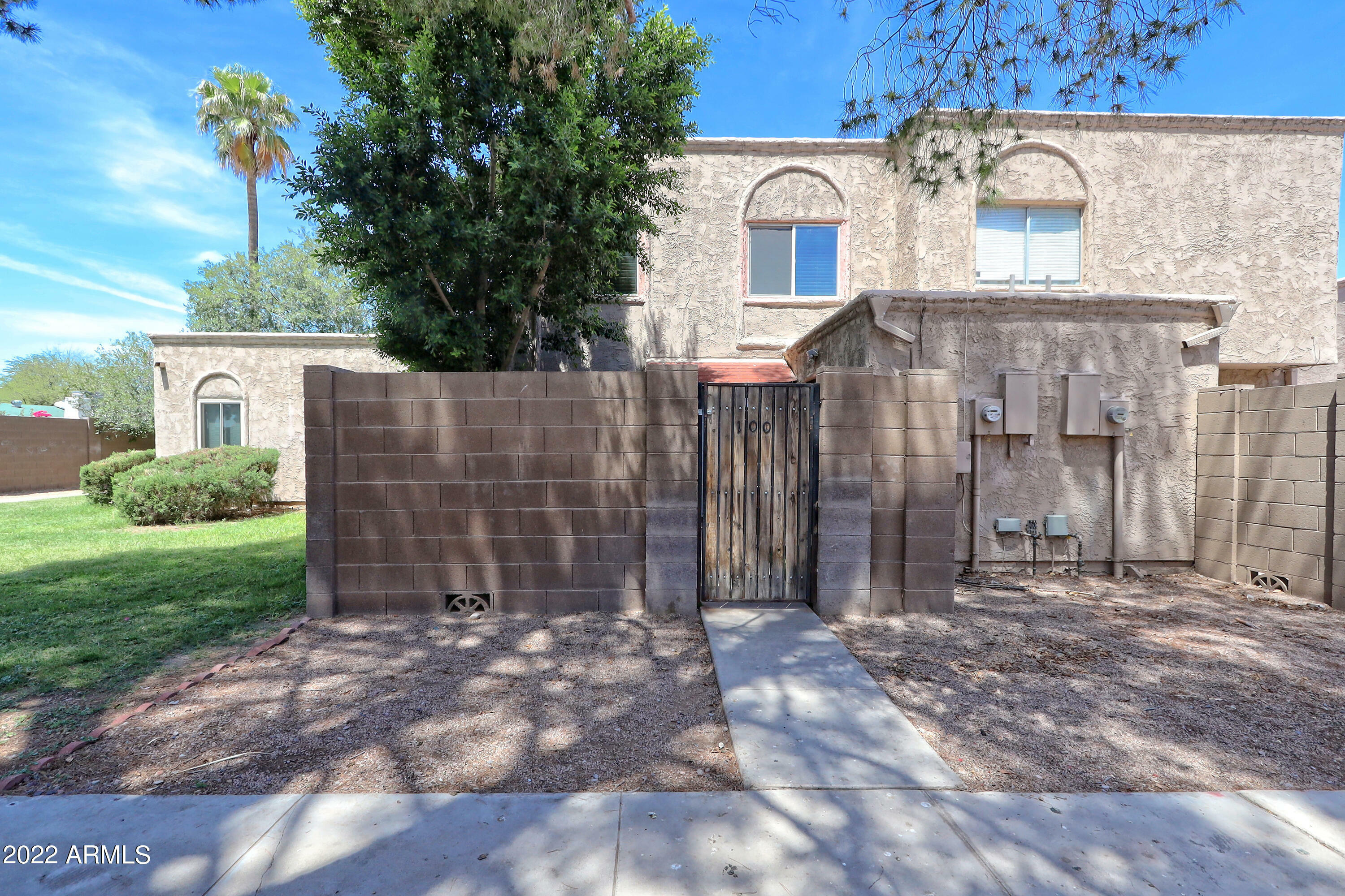 Property Photo:  600 S Dobson Road  AZ 85202 