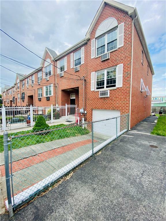 Property Photo:  620 Leland Avenue  NY 10473 