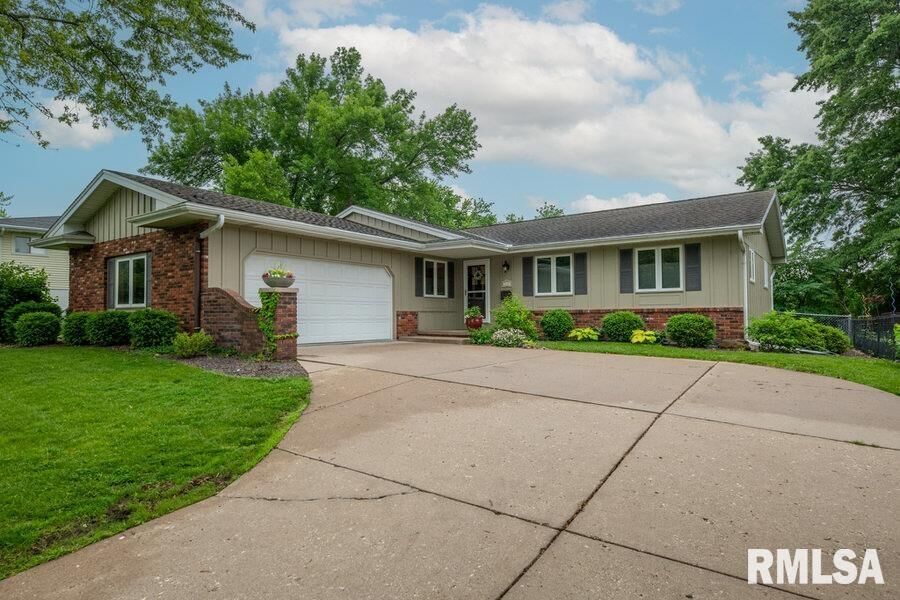 Property Photo: 3316 W Capitol IL 61614