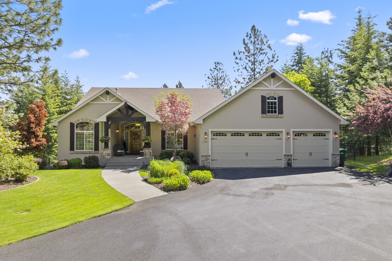 Property Photo:  5207 S Wyngate Ln  WA 99037 