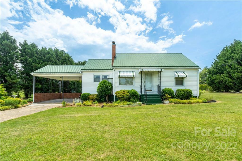 Property Photo:  3053 E Maiden Road  NC 28650 