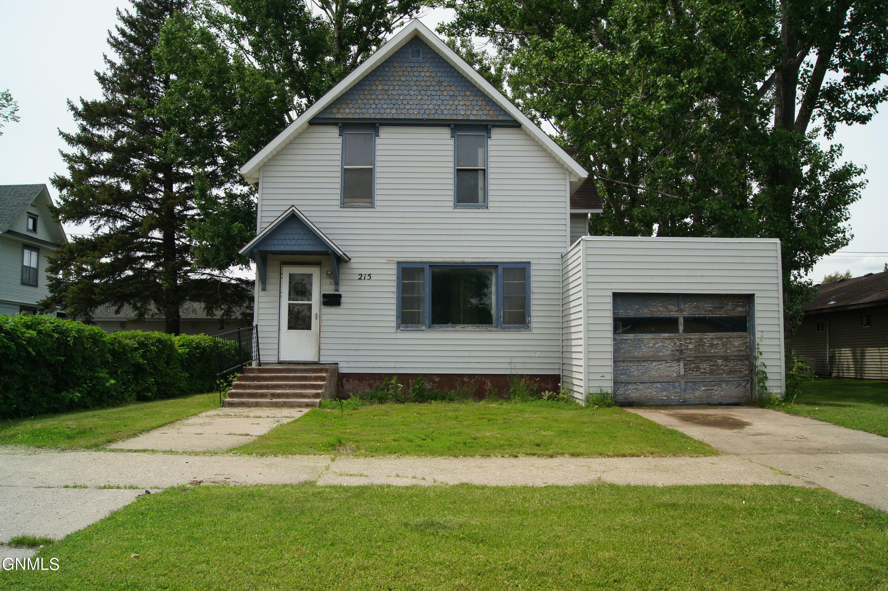 Property Photo:  215 5th Street S  ND 58474 