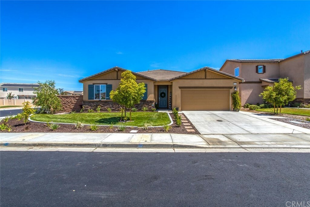 Property Photo: 1063 Balsam Street CA 92320