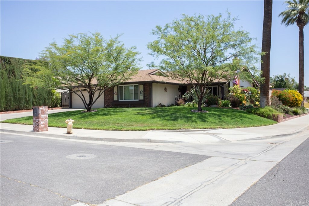 Property Photo:  6964 Viking Court  CA 92506 