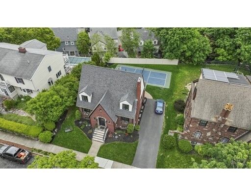 Property Photo:  62 Richfield Road  MA 02474 