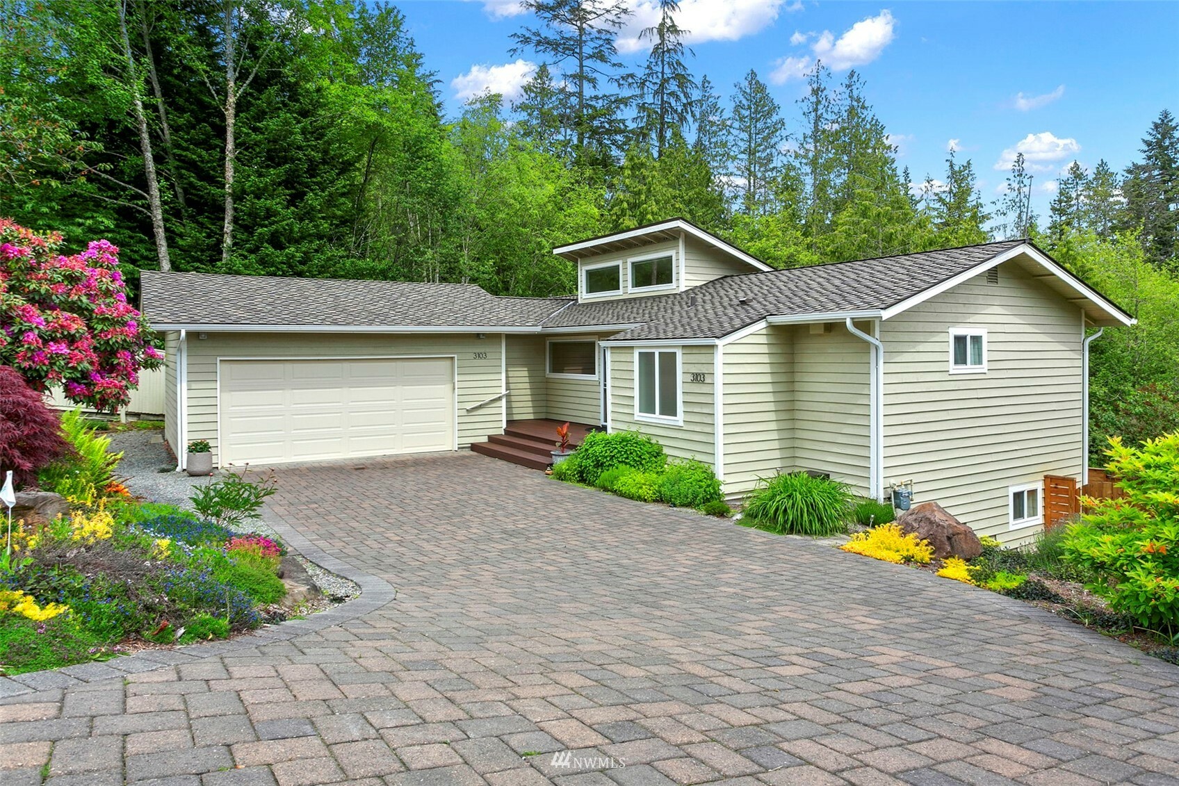 Property Photo:  3103 104th Place SE  WA 98208 