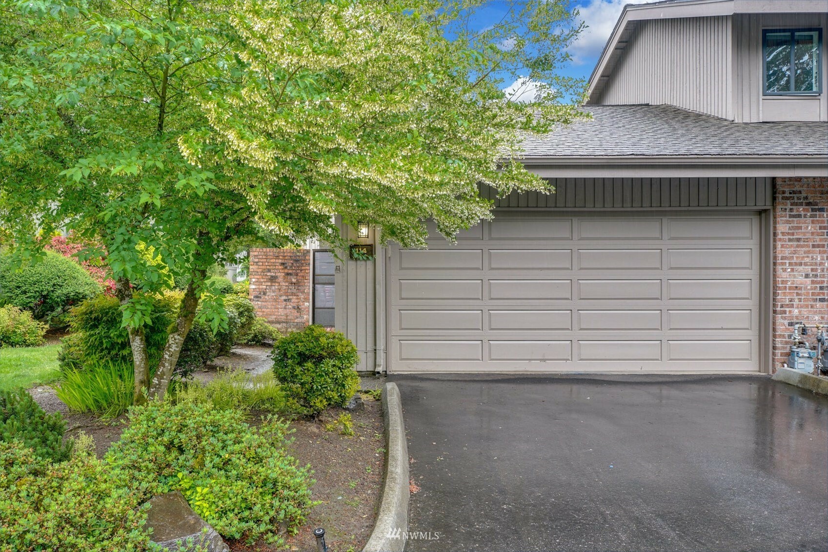 Property Photo: 114 140th Place NE 140 WA 98007