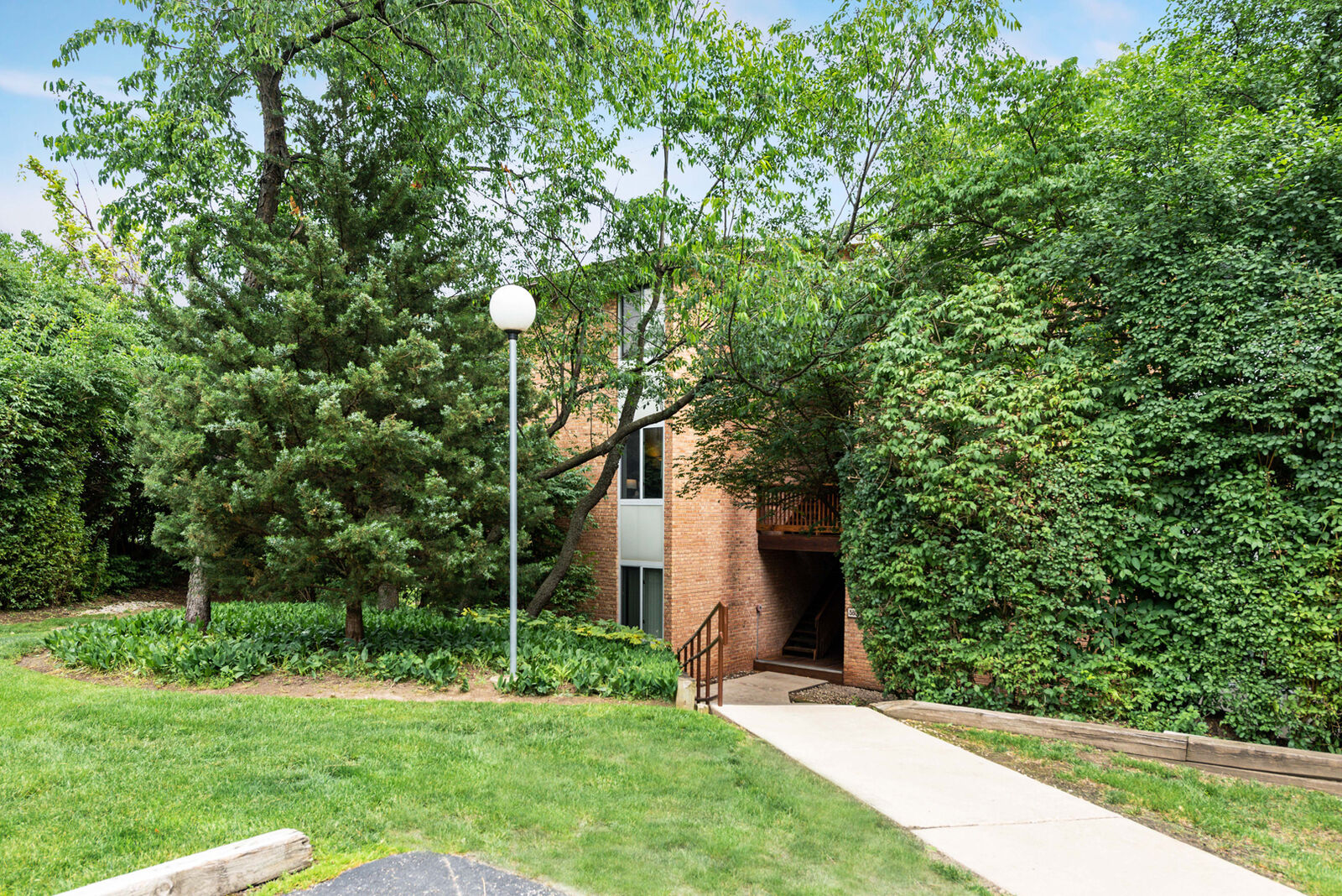 Property Photo:  5801 Oakwood Drive C  IL 60532 
