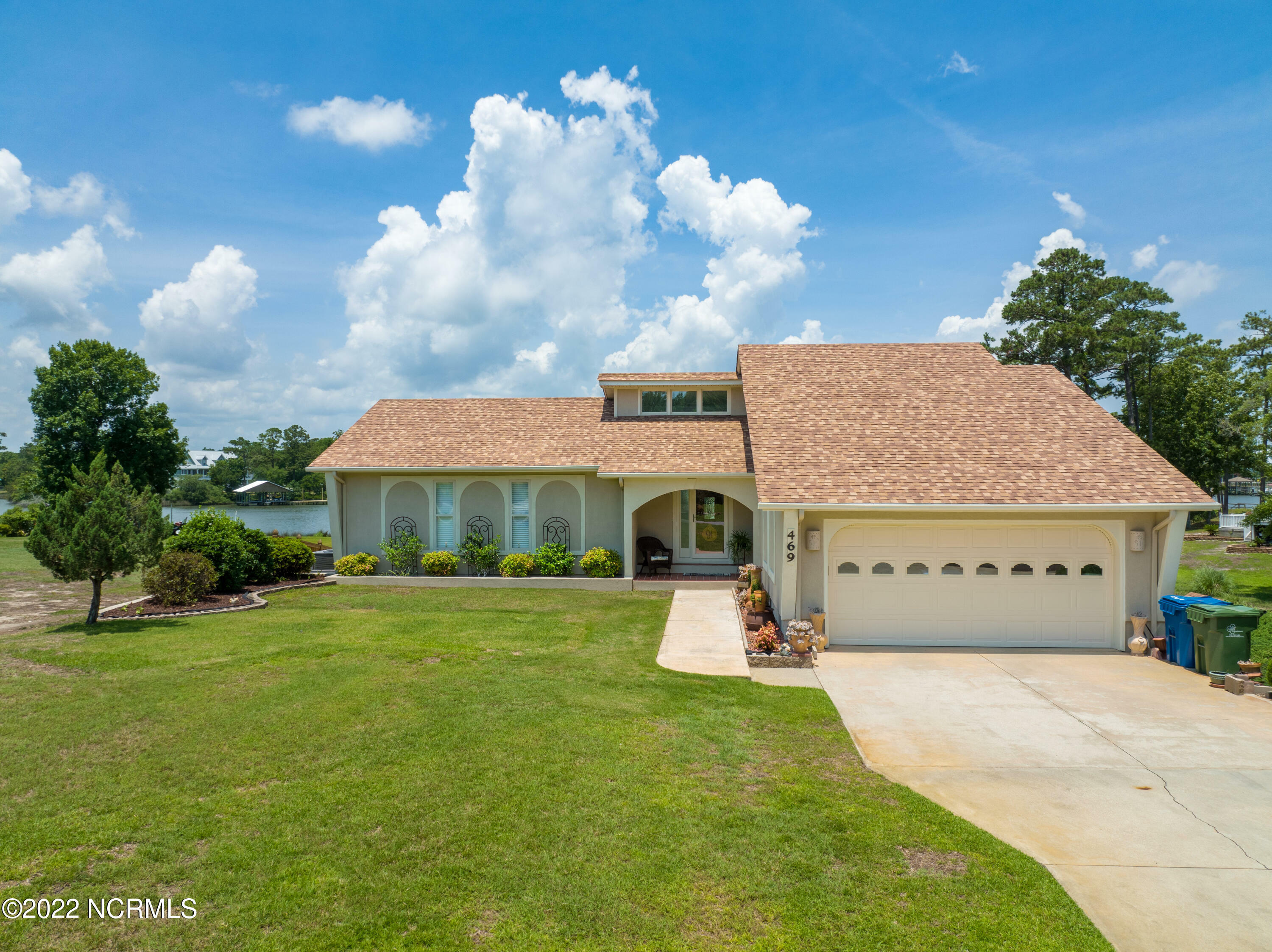 Property Photo:  469 Chadwick Shores Drive  NC 28460 