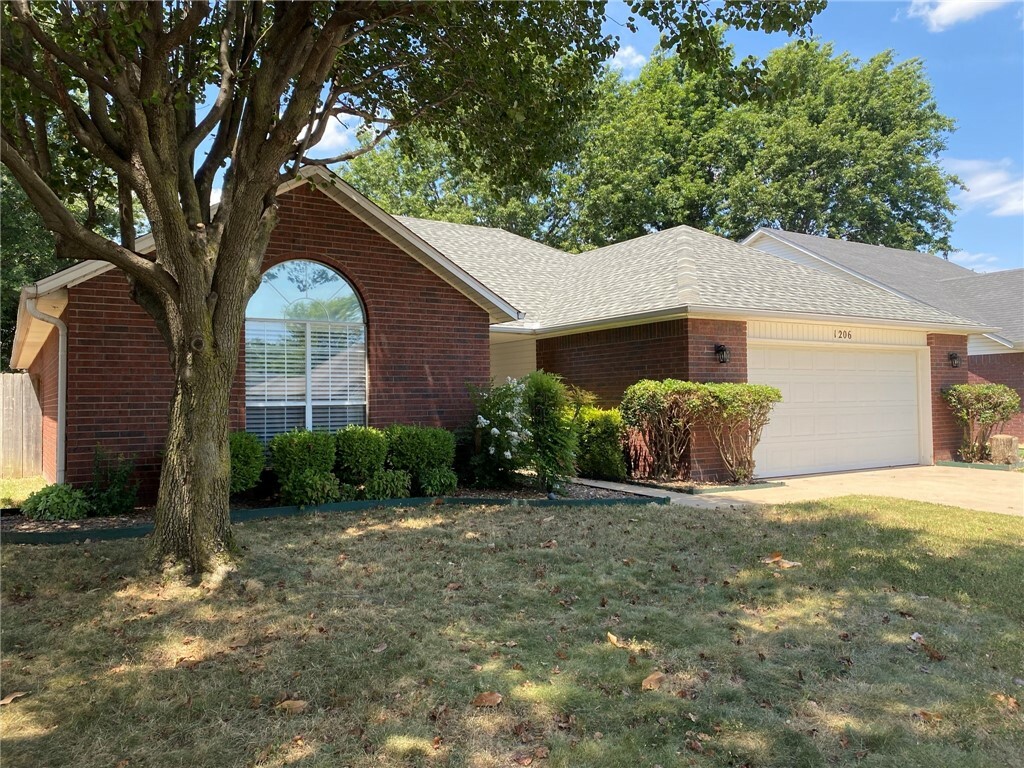 Property Photo:  1206 N 36th Street  AR 72756 