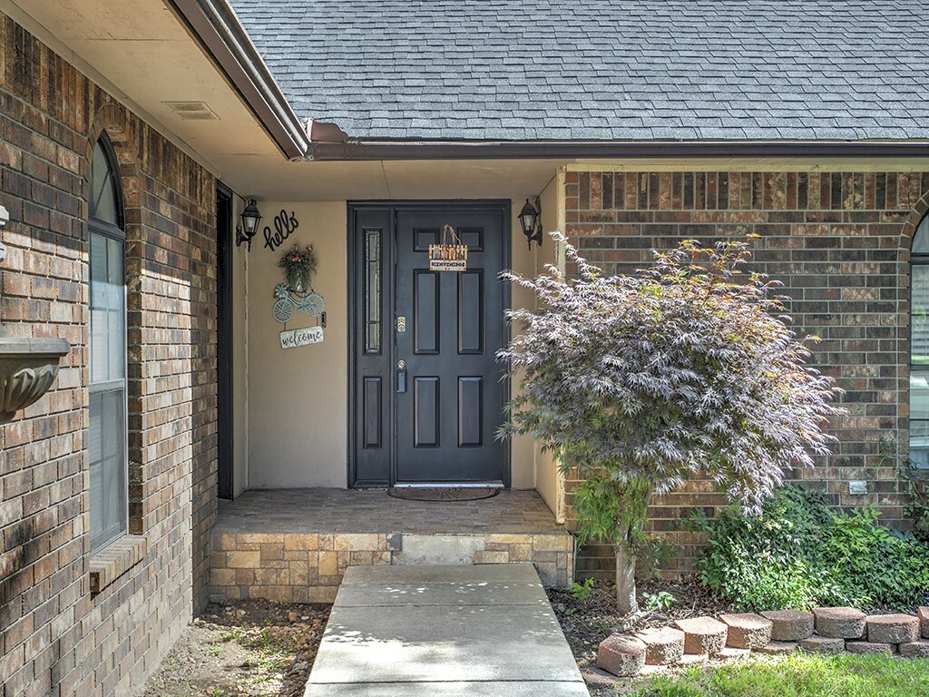 Property Photo:  303 Glenwood Place  AR 72761 