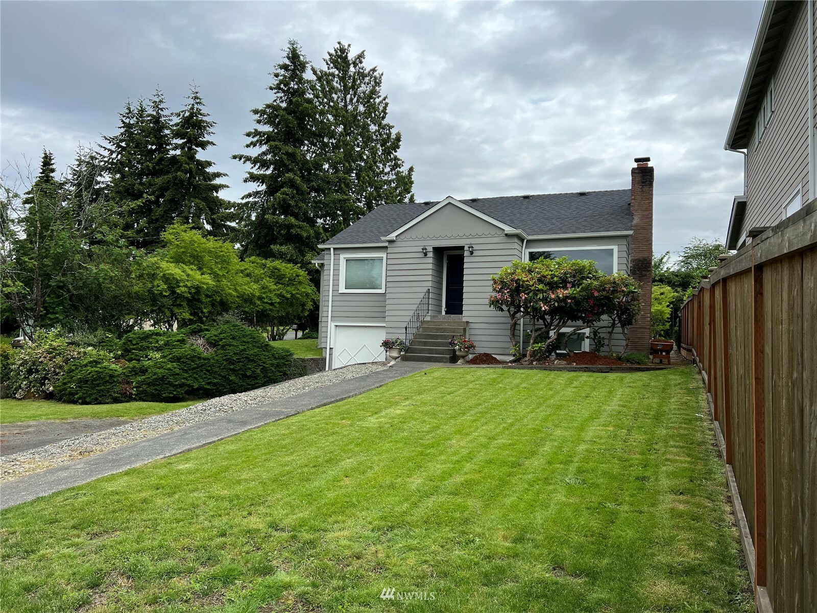 Property Photo:  1026 S 102nd Street  WA 98168 