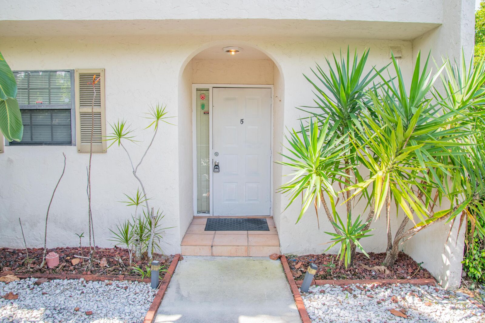 Property Photo:  200 Avenue L 5  FL 33483 