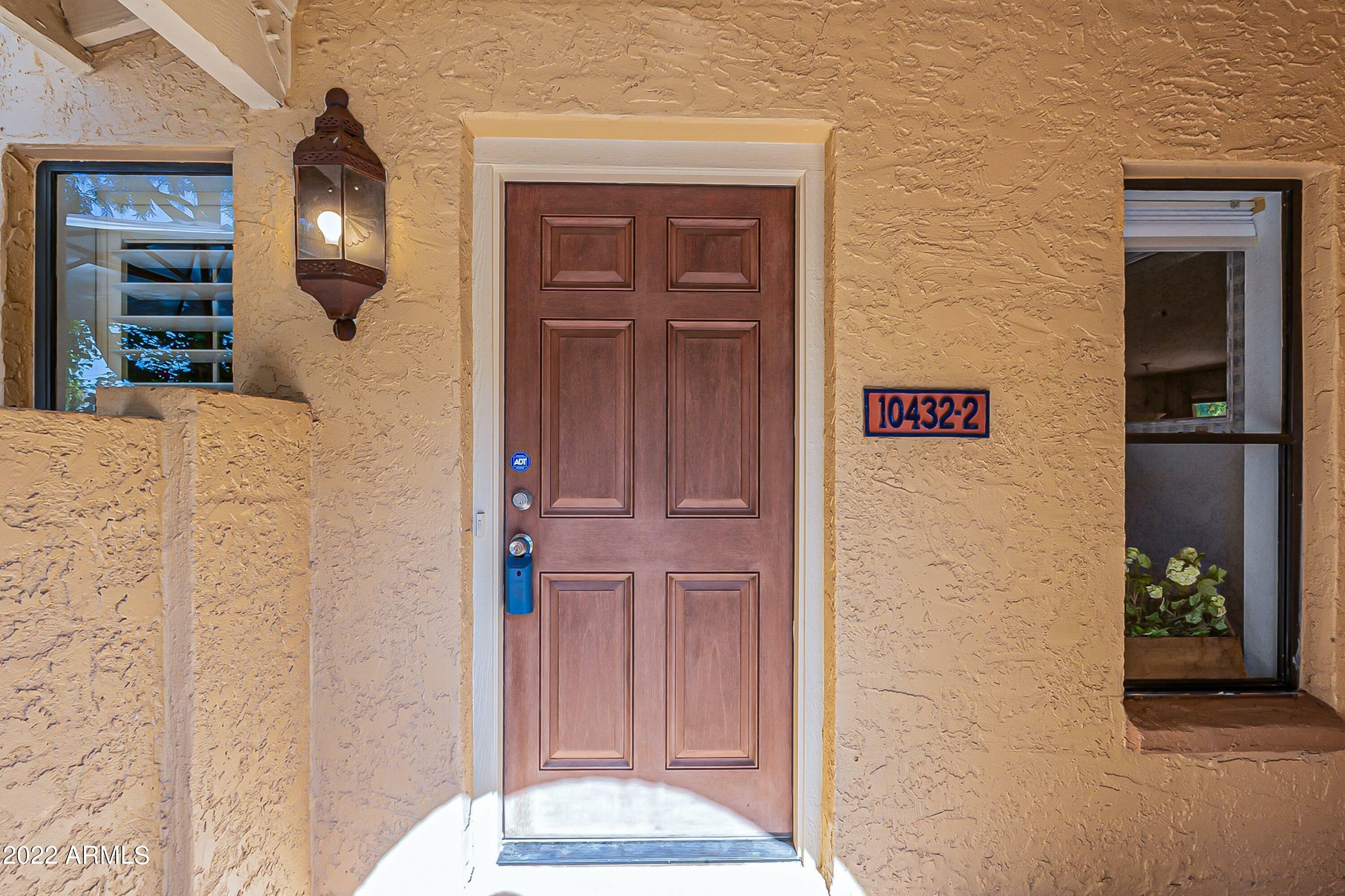 Property Photo:  10432 N 11th Place 2  AZ 85020 