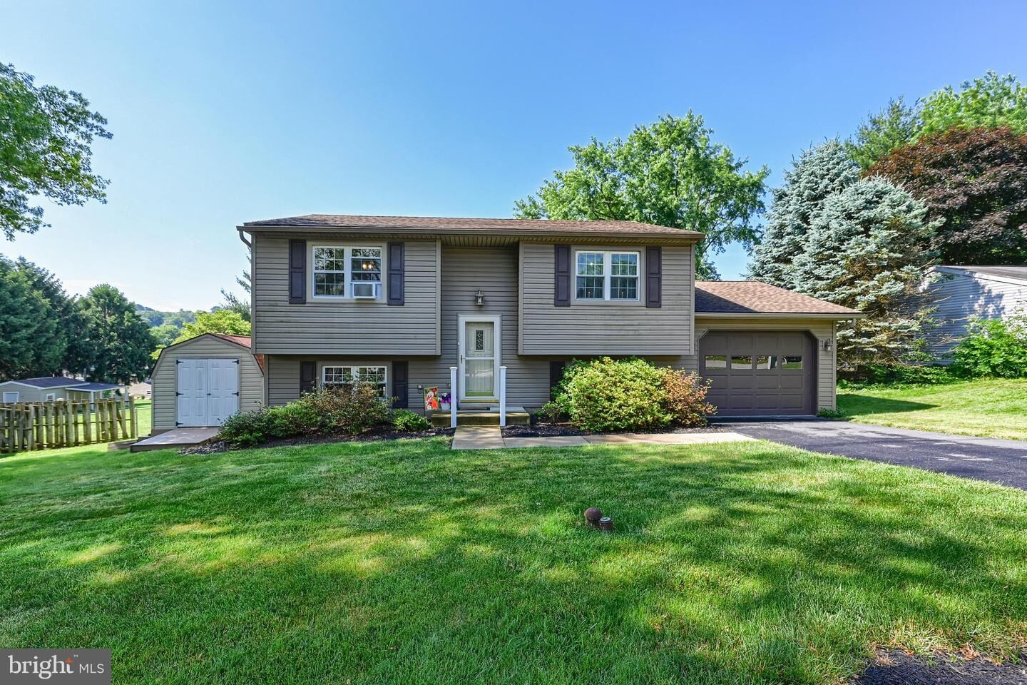 Property Photo: 735 Sunset Road PA 17368