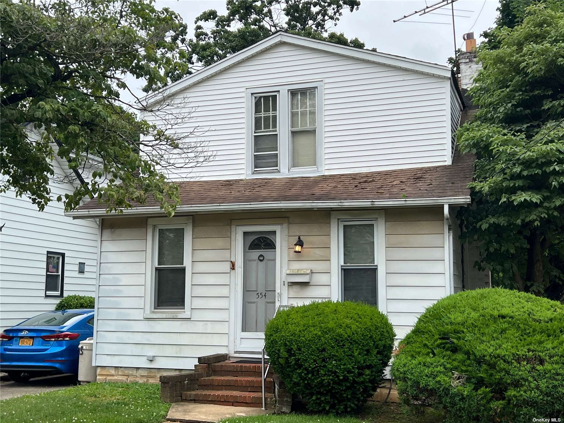 Property Photo: 554 Ashland Avenue NY 11510