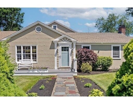 Property Photo: 14 Elaine Court MA 02066