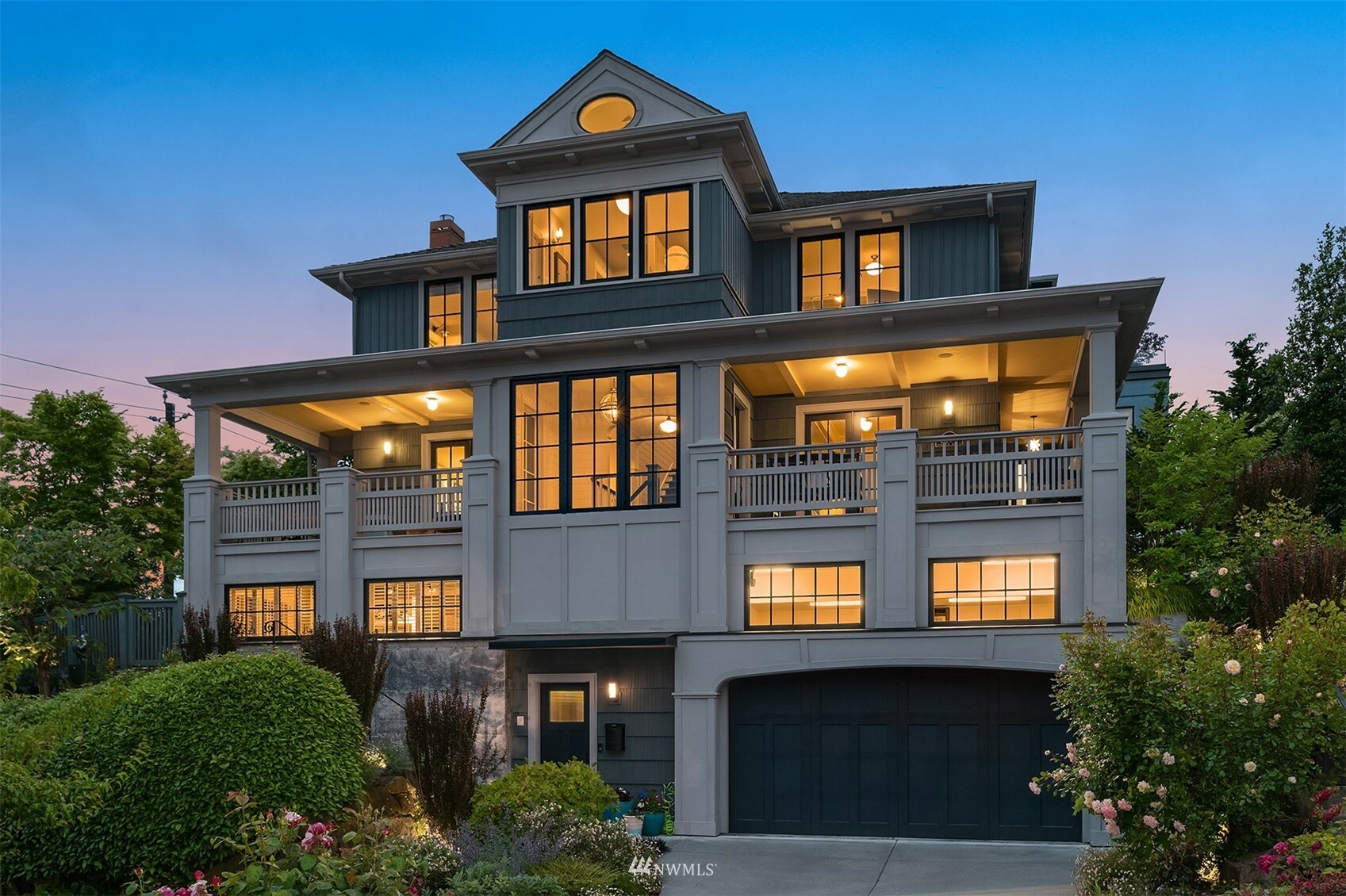 Property Photo: 1107 4th Avenue N WA 98109