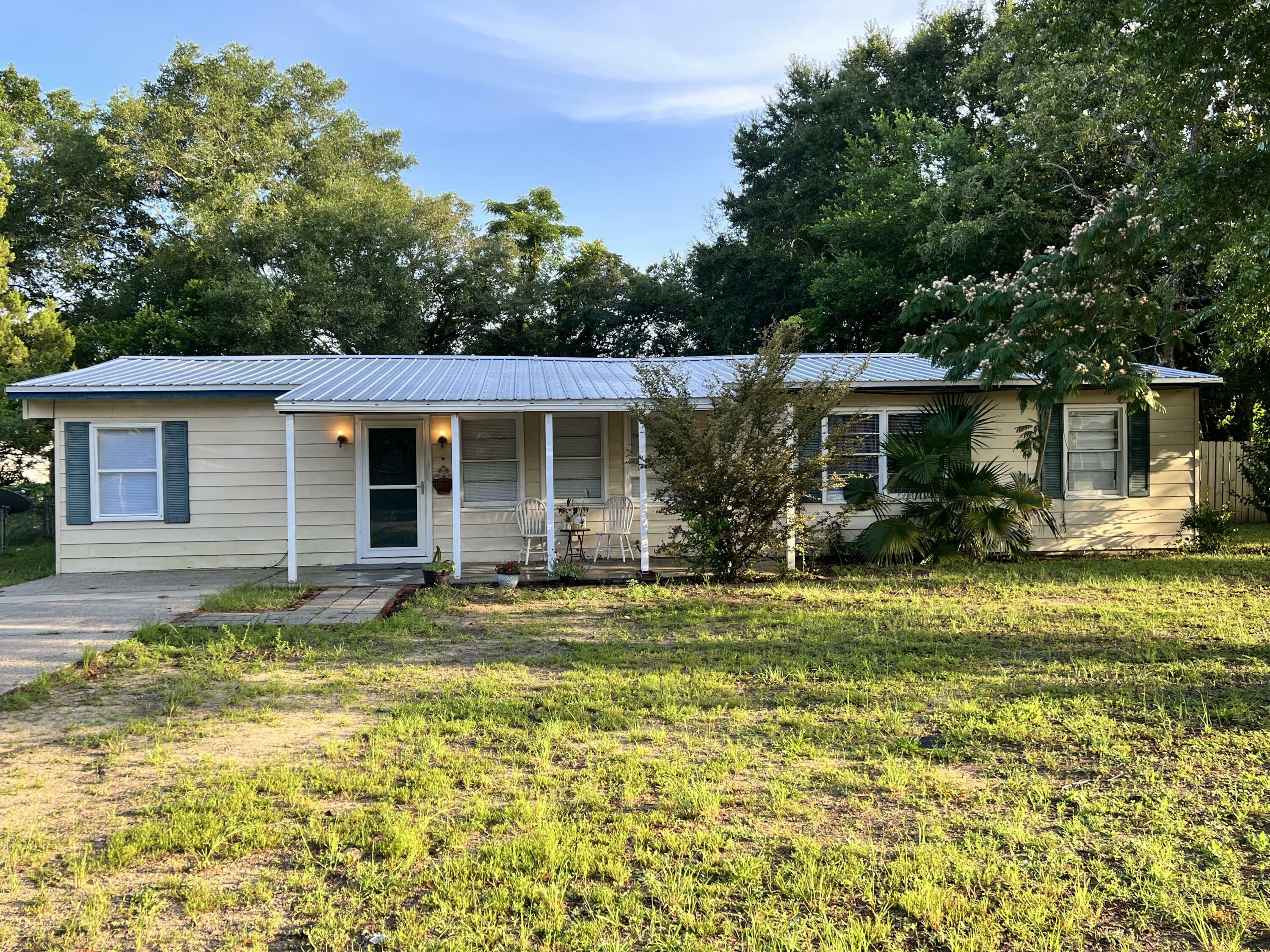 Property Photo:  307 Washington Avenue  FL 32580 