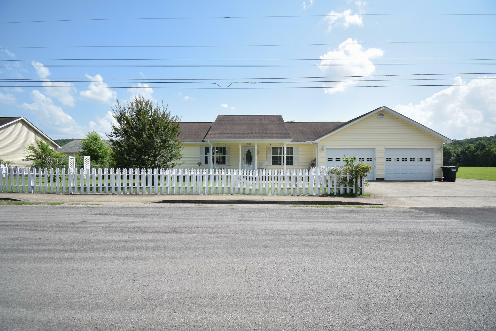 Property Photo: 421 W 2nd Street TN 37347