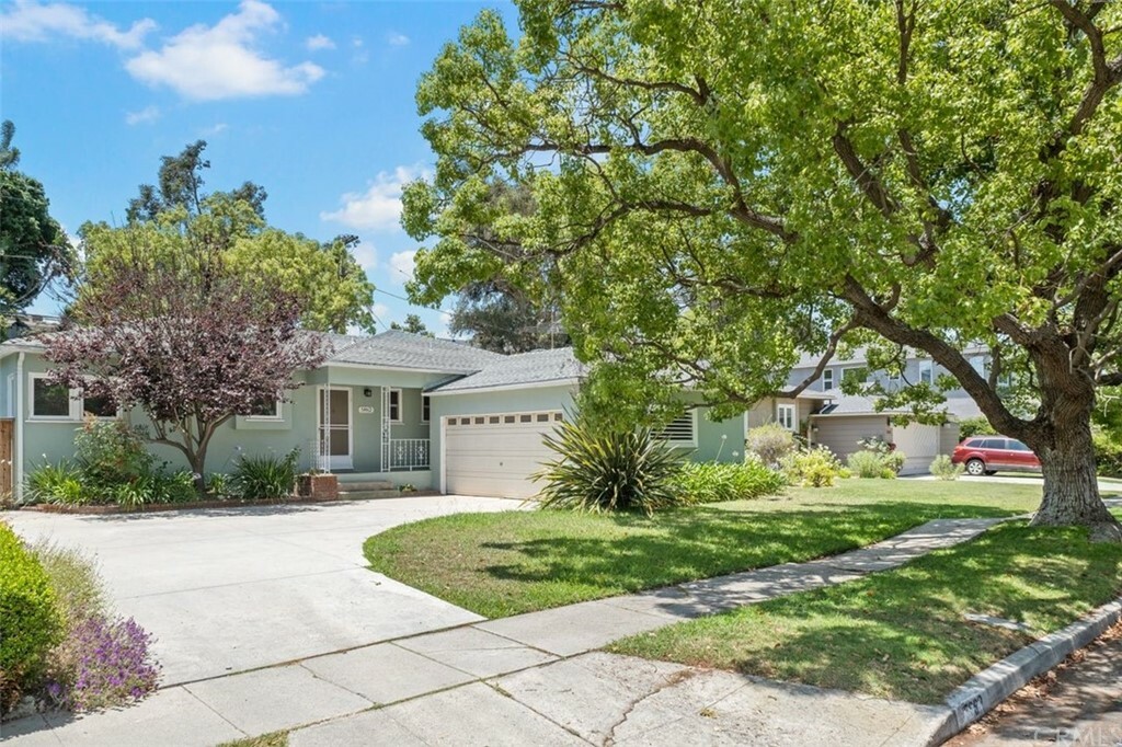 Property Photo:  5862 W 76th Street  CA 90045 