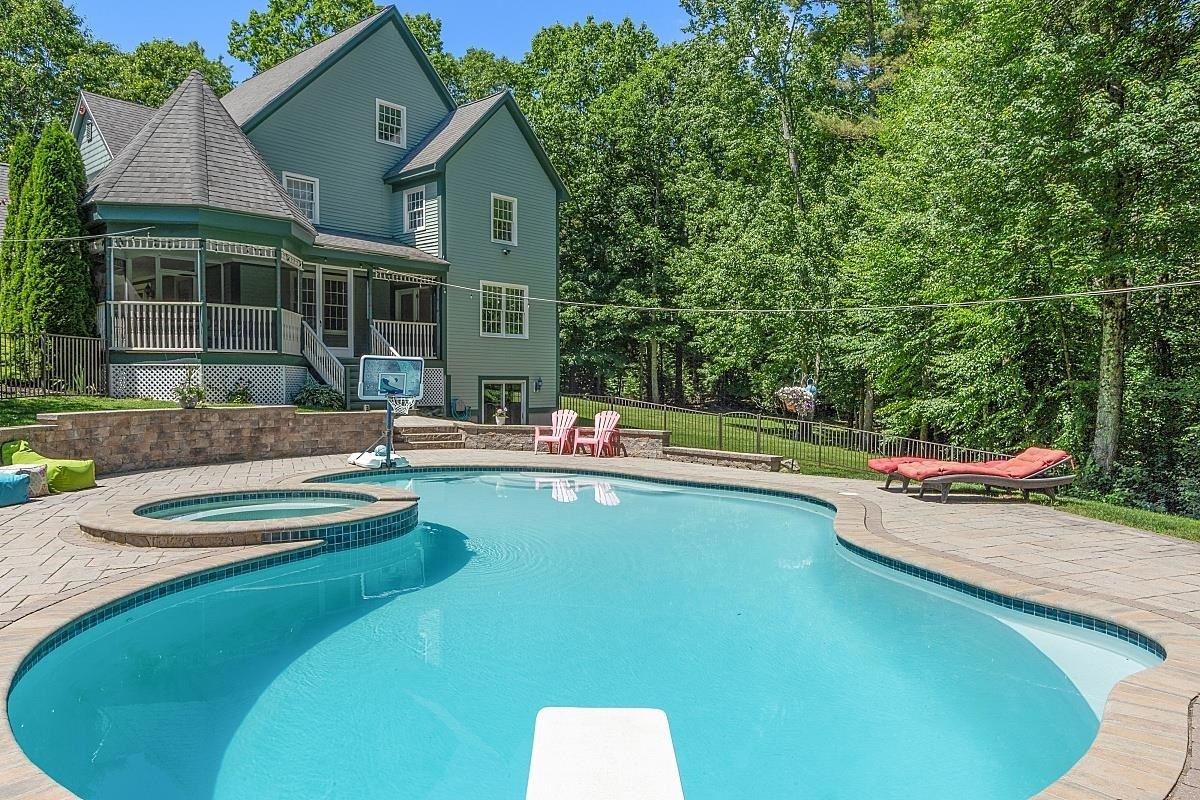 Property Photo: 25 Winterberry Lane NH 03862