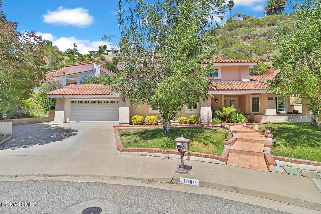 Property Photo:  1600 Castleview Court  CA 91361 