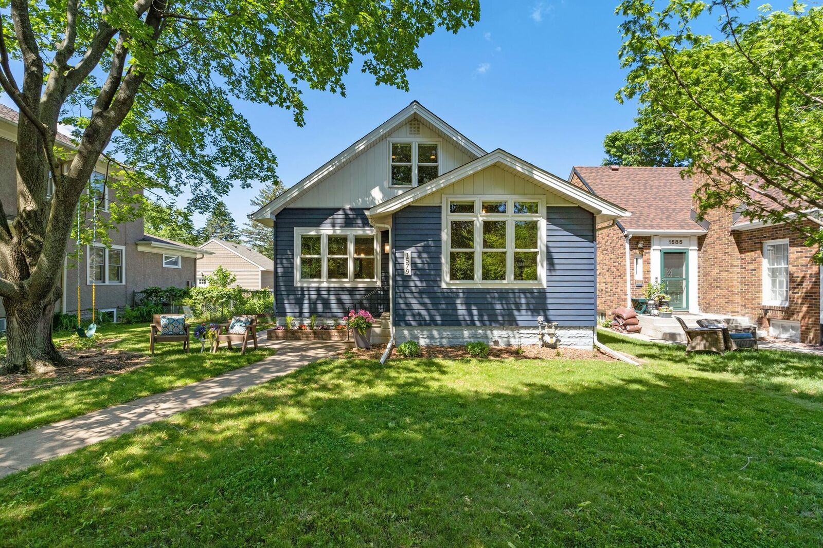 Property Photo:  1579 Dunlap Street N  MN 55108 