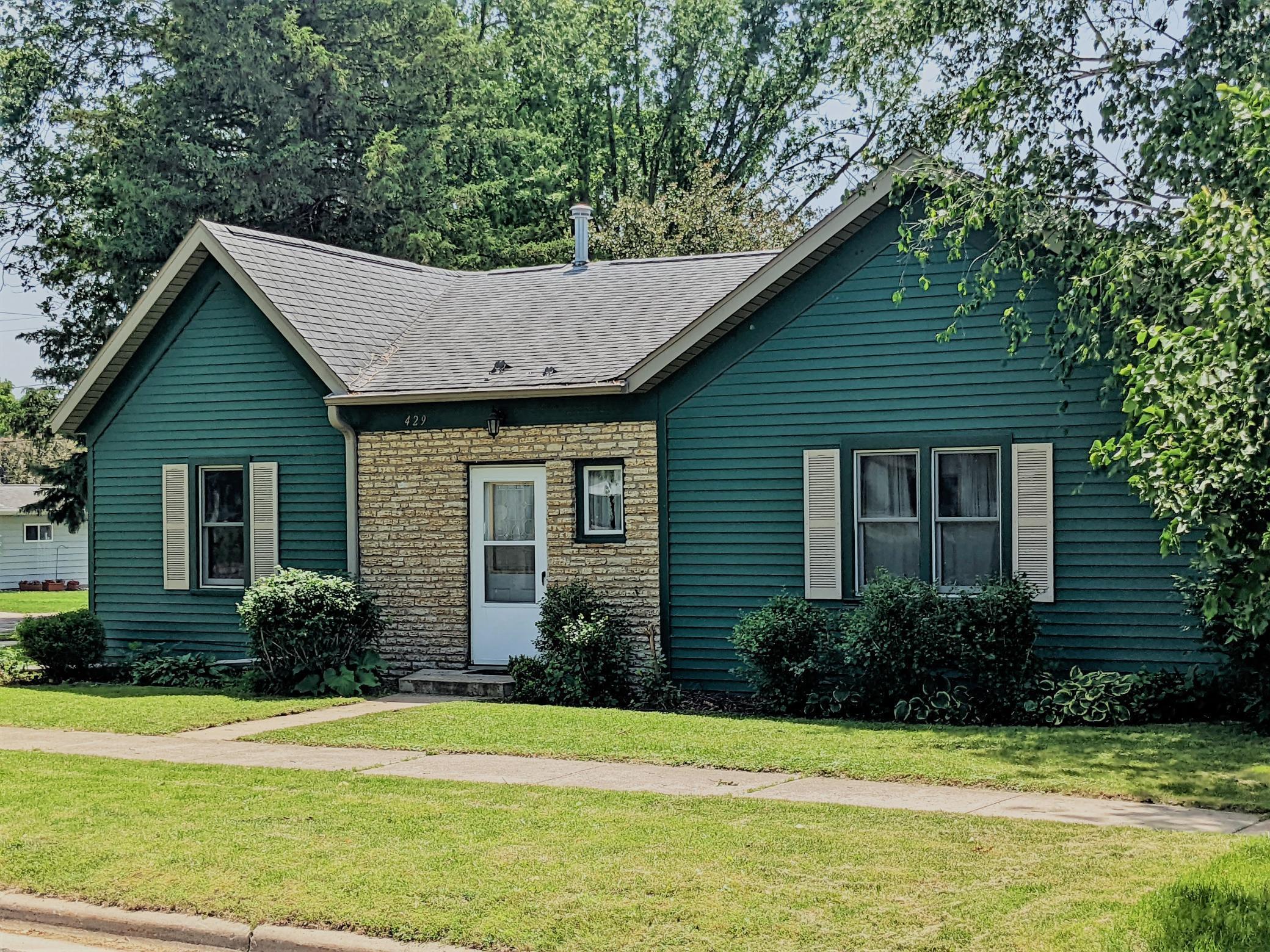 Property Photo:  429 Fillmore Street SE  MN 55923 