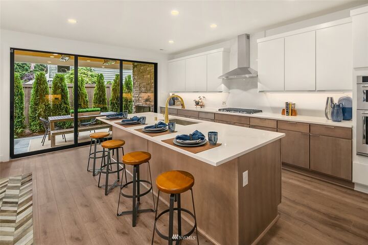 Property Photo: 21412 SE 6th Place WA 98074