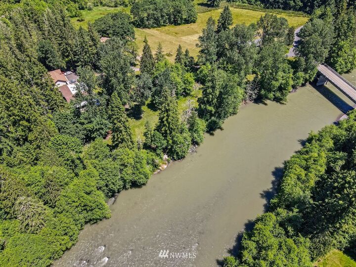 Property Photo:  1702 Tower Road  WA 98611 
