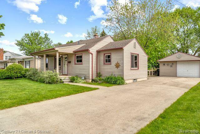 Property Photo:  439 Highland Street  MI 48192 