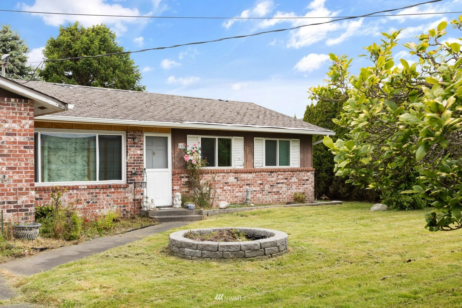 Property Photo: 128 W Whidbey Avenue WA 98277