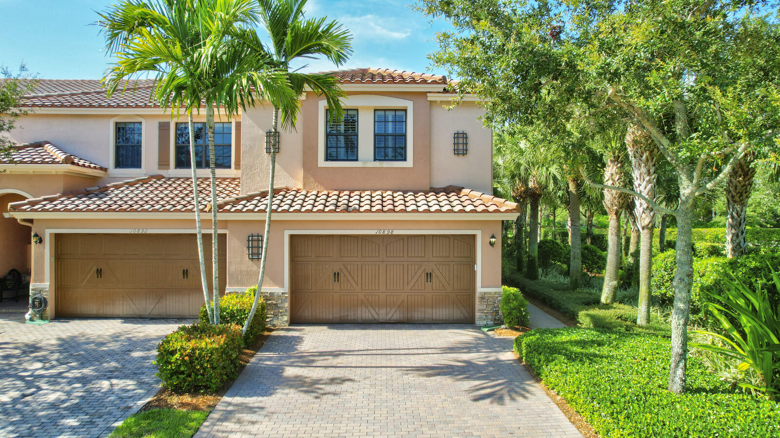 Property Photo: 10898 NW 72nd Place FL 33076