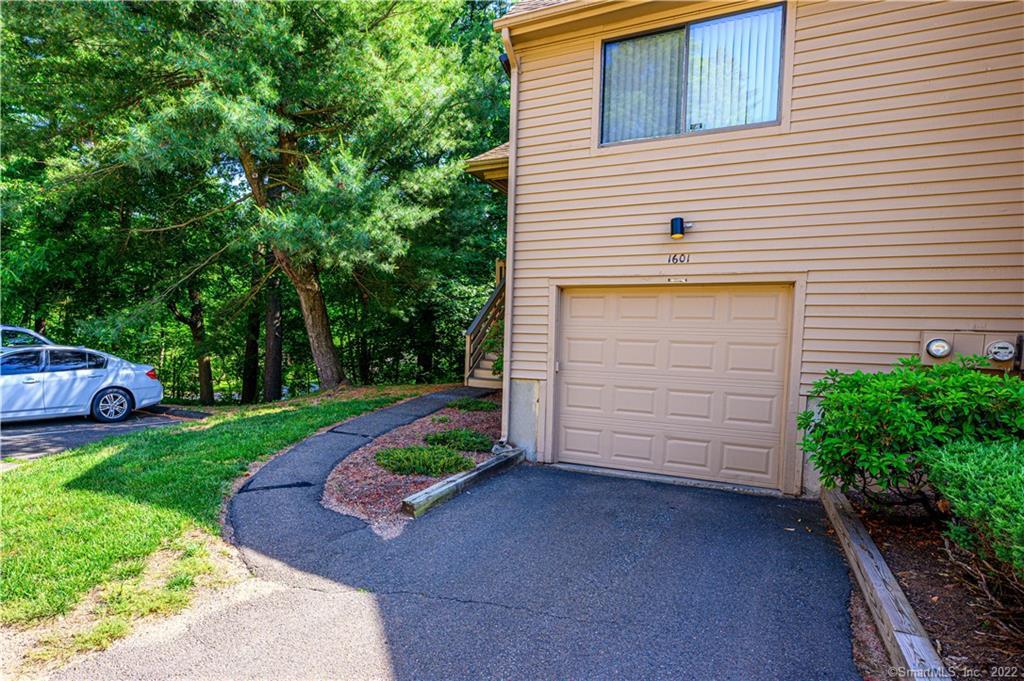 Property Photo: 290 Treadwell Street 1601 CT 06517