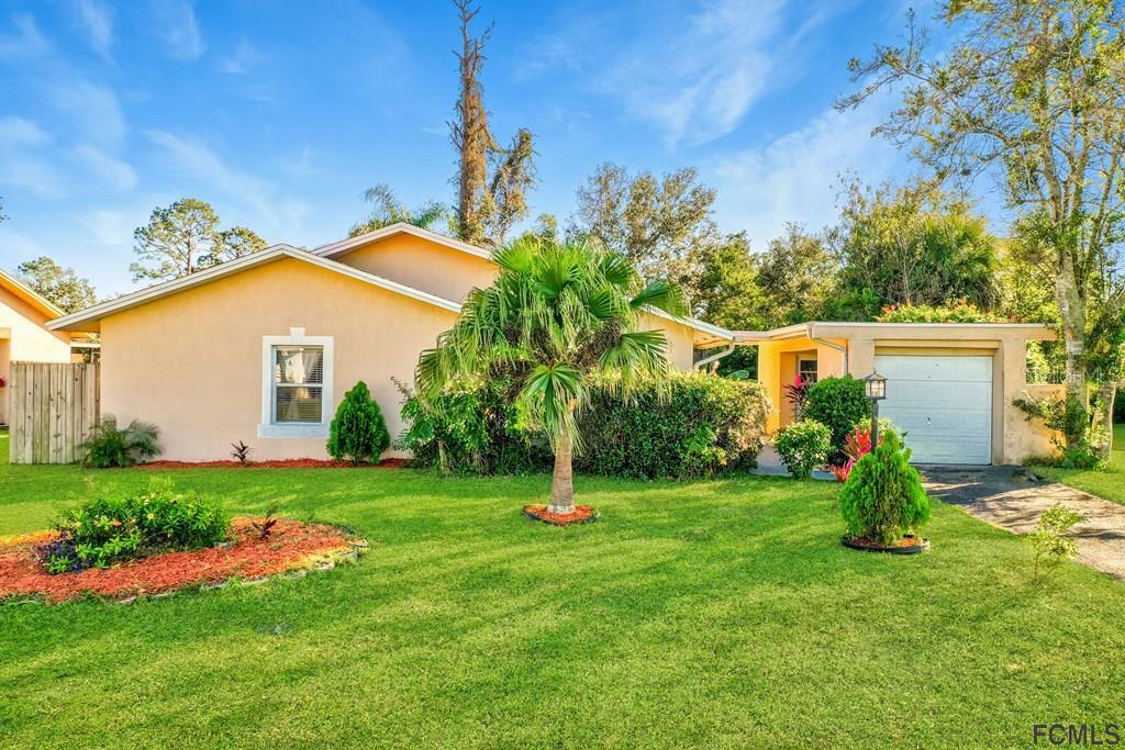 Property Photo: 10 Farmbrook Lane FL 32137