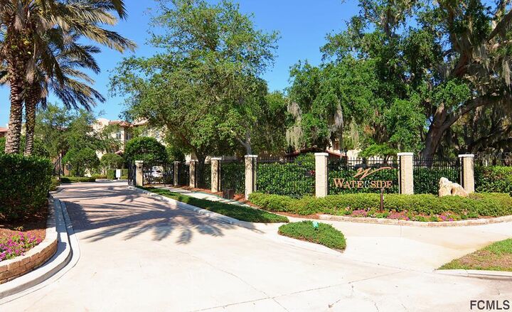 Property Photo:  112 Club House Drive 102  FL 32137 