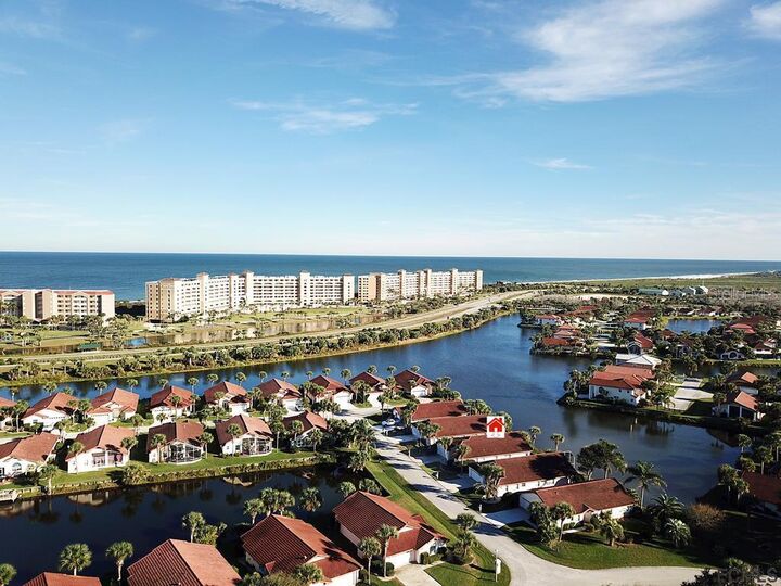 Property Photo:  6 San Rafael Court  FL 32137 