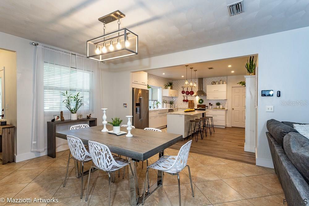 Property Photo: 12 Zebrawood Court FL 32164