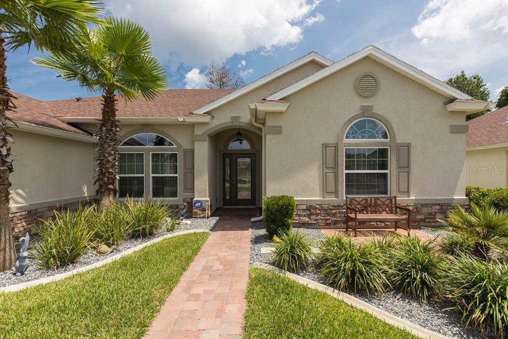 Property Photo: 21 Auberry Drive FL 32137