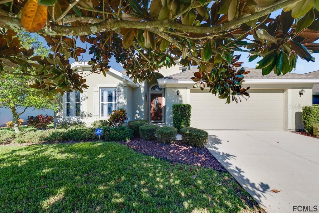 Property Photo: 1256 Crown Pointe Lane FL 32174