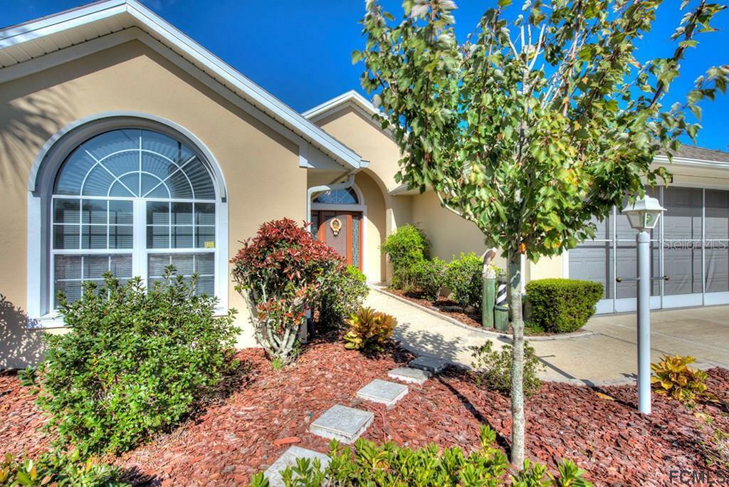 Property Photo: 15 Cedarview Court FL 32137