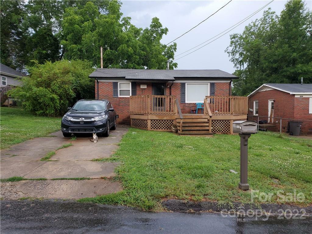 Property Photo:  1411 Huggins Street  NC 28677 