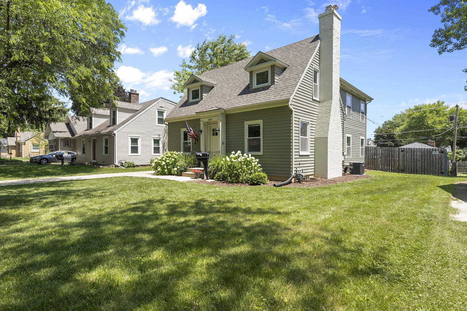 Property Photo:  320 Ingleside Avenue  IL 60506 