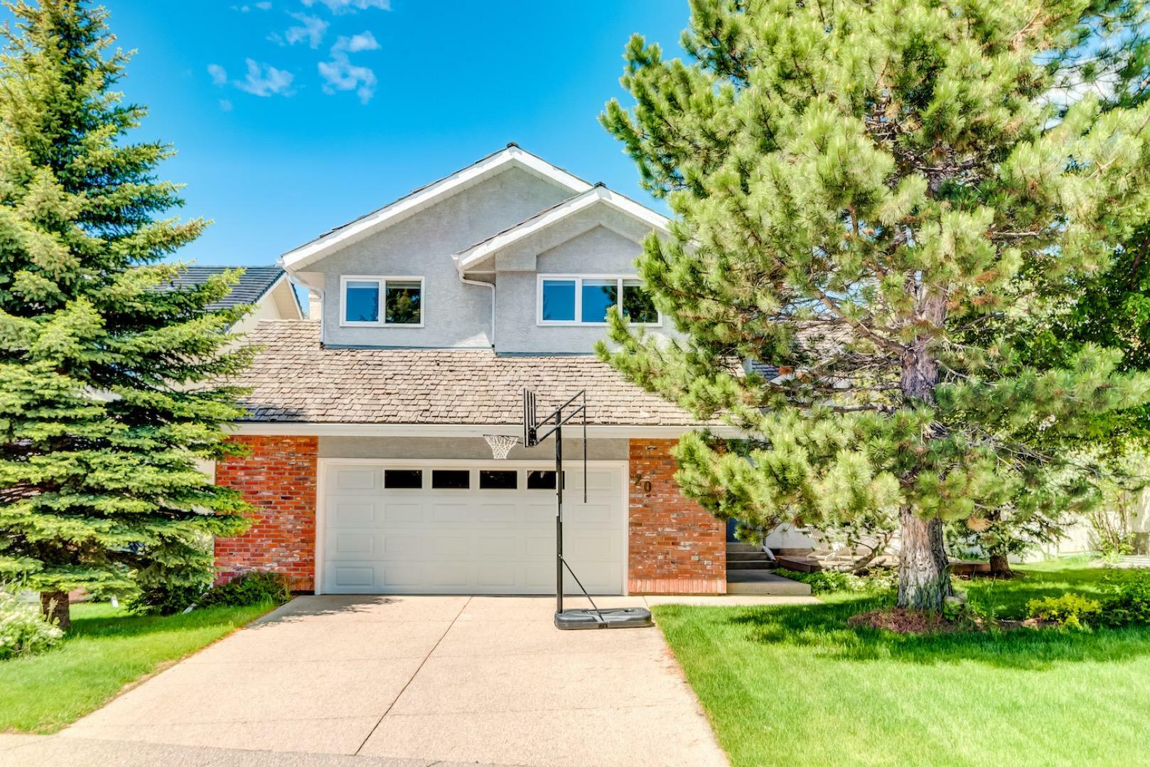 Property Photo: 20 Edenstone View NW AB T3A 4T5