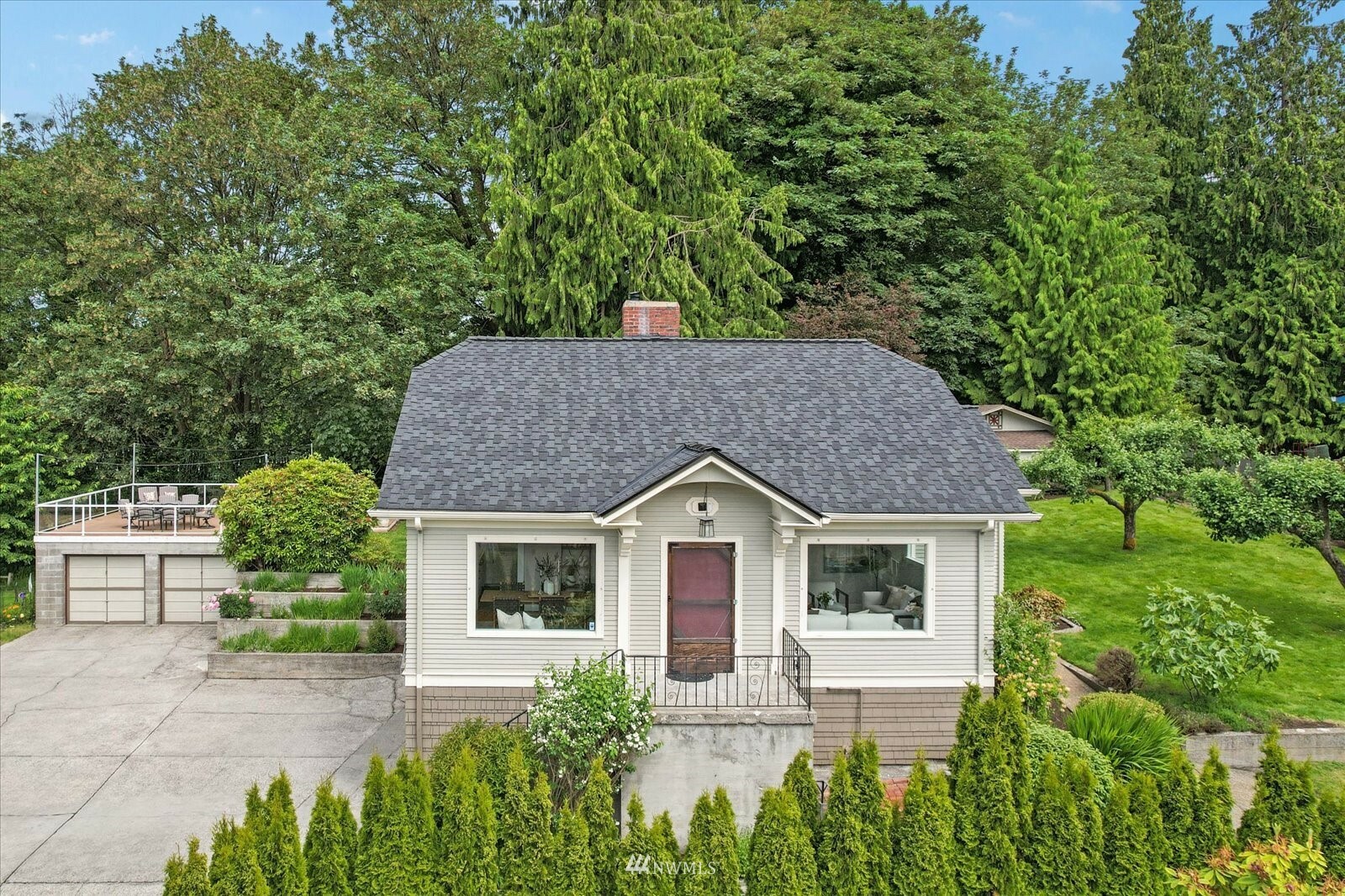 Property Photo:  2124 W Mukilteo Boulevard  WA 98203 