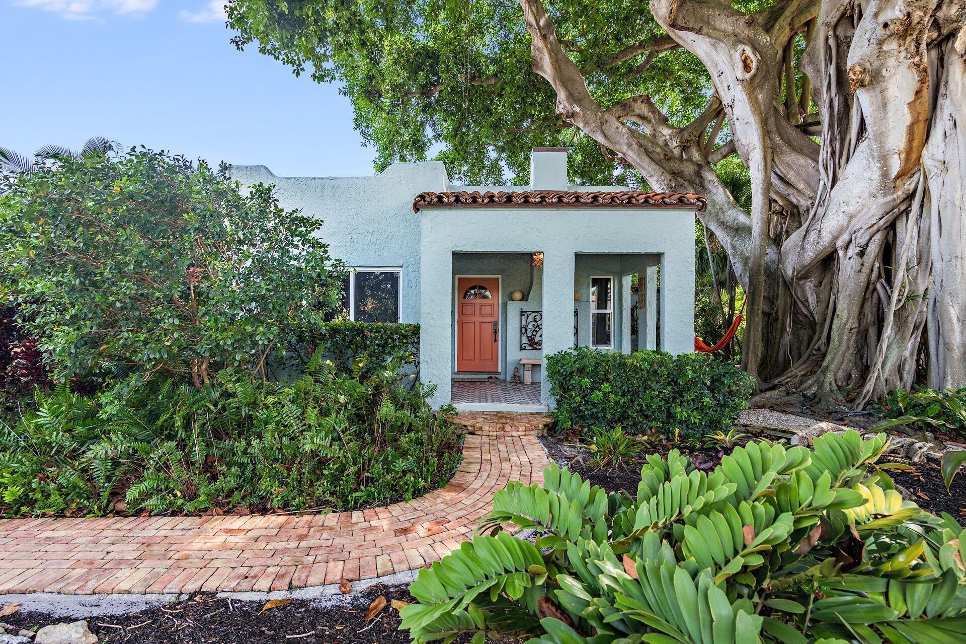 Property Photo: 521 Upland Road FL 33401