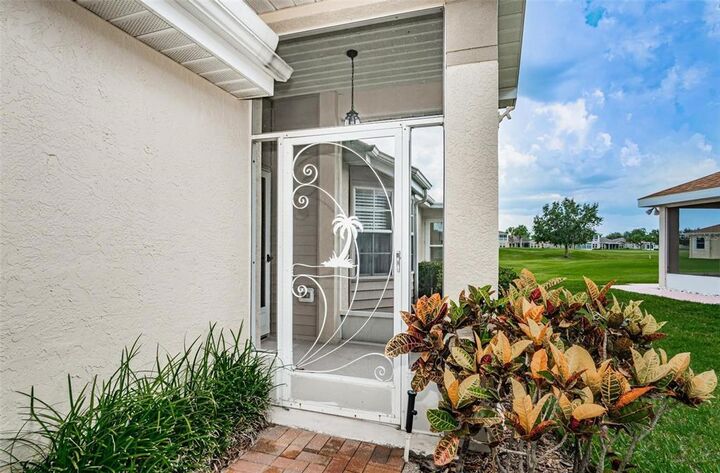 Property Photo: 2509 New Haven Circle 111 FL 33573