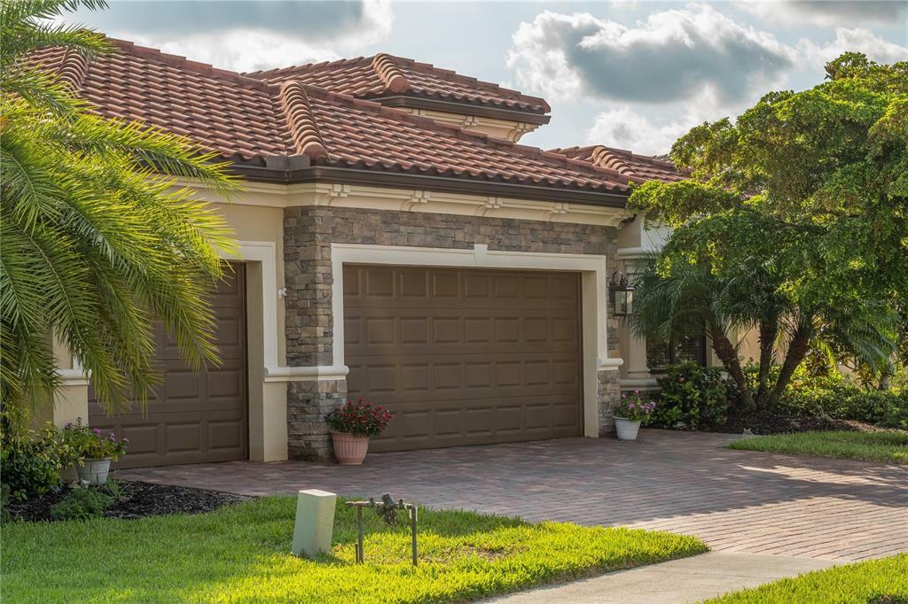 Property Photo:  20203 Granlago Drive  FL 34293 